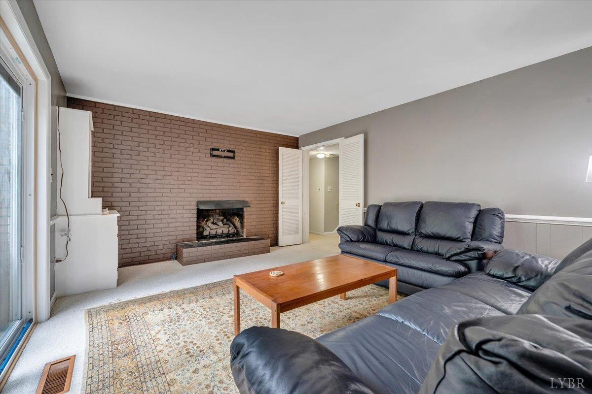 Lynchburg, Virginia 24502, United States, 4 Bedrooms Bedrooms, ,3 BathroomsBathrooms,Residential,Active,154480