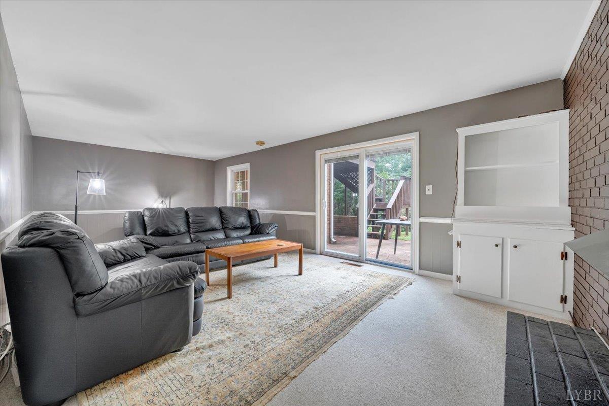 Lynchburg, Virginia 24502, United States, 4 Bedrooms Bedrooms, ,3 BathroomsBathrooms,Residential,Active,154480