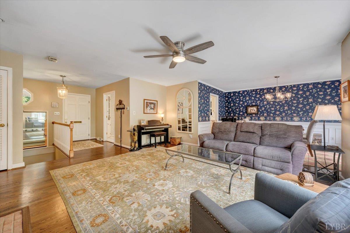 Lynchburg, Virginia 24502, United States, 4 Bedrooms Bedrooms, ,3 BathroomsBathrooms,Residential,Active,154480