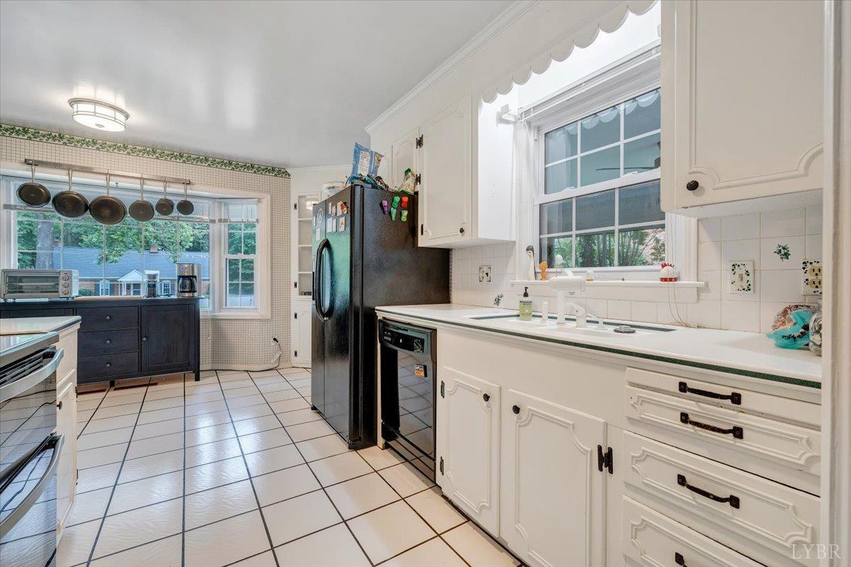 Lynchburg, Virginia 24502, United States, 4 Bedrooms Bedrooms, ,3 BathroomsBathrooms,Residential,Active,154480