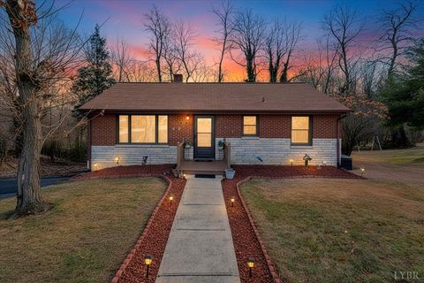 Photo of 4902 NW Rowe Ridge Drive, Roanoke, VA 24017 (MLS # 363910)