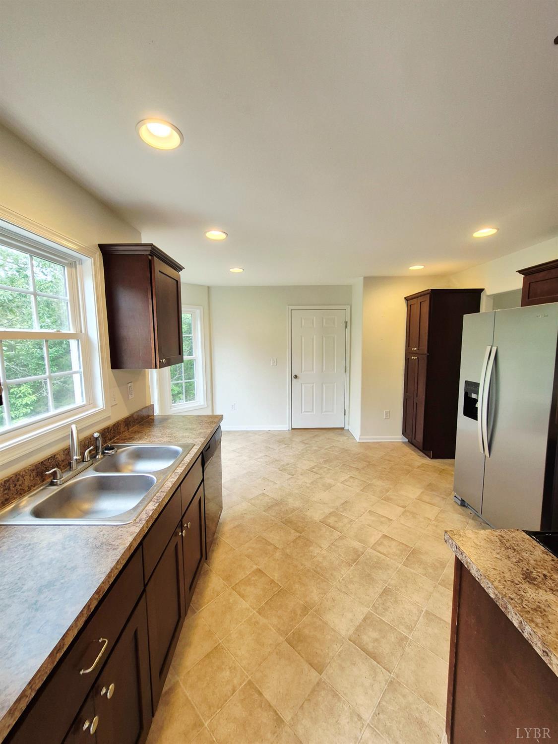 188 Oak Spring Lane, Madison Heights, Virginia image 9
