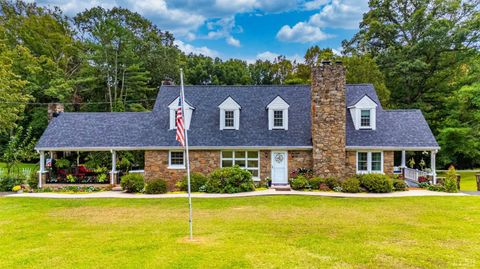 Photo of 379 Winesap Road, Madison Heights, VA 24572 (MLS # 361278)