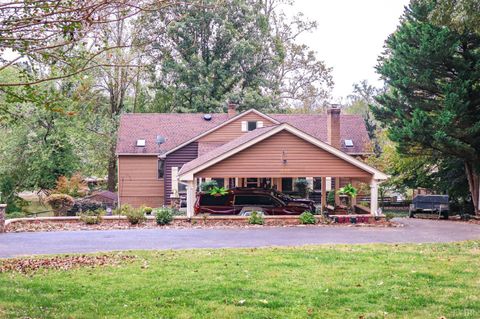 Tiny photo for 1090 Timberlake Drive, Lynchburg, VA 24502 (MLS # 362408)