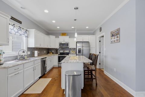 Tiny photo for 1409 Glade Springs Boulevard, Forest, VA 24551 (MLS # 366270)