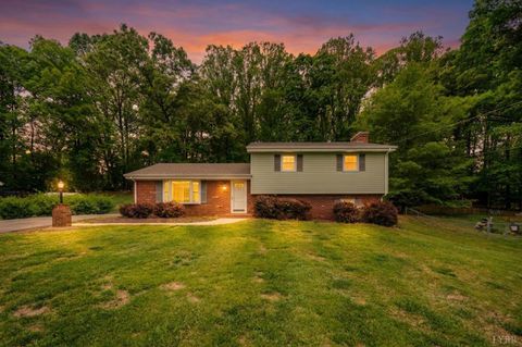 Tiny photo for 195 Wellington Drive, Lynchburg, VA 24502 (MLS # 365987)