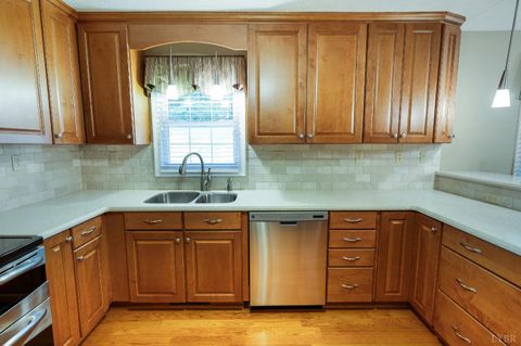 Tiny photo for 195 Wellington Drive, Lynchburg, VA 24502 (MLS # 365987)