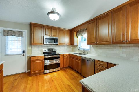 Tiny photo for 195 Wellington Drive, Lynchburg, VA 24502 (MLS # 365987)