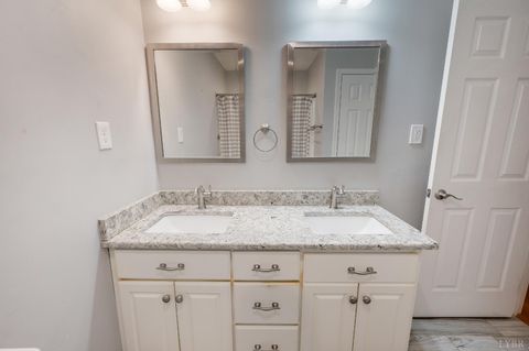 Tiny photo for 195 Wellington Drive, Lynchburg, VA 24502 (MLS # 365987)