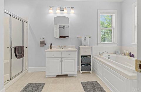 Tiny photo for 1509 Savoy Pl Pl, Lynchburg, VA 24503 (MLS # 365886)