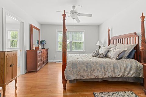 Tiny photo for 1509 Savoy Pl Pl, Lynchburg, VA 24503 (MLS # 365886)