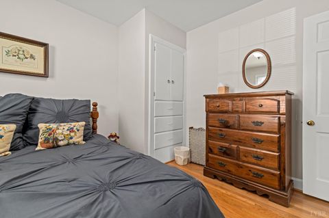 Tiny photo for 1509 Savoy Pl Pl, Lynchburg, VA 24503 (MLS # 365886)