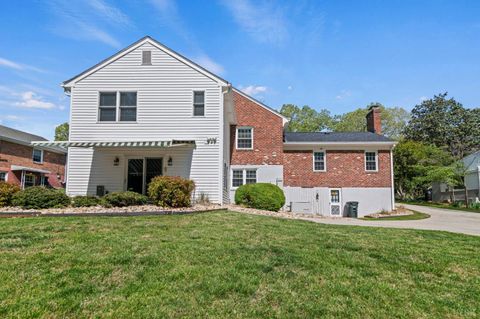 Tiny photo for 1509 Savoy Pl Pl, Lynchburg, VA 24503 (MLS # 365886)