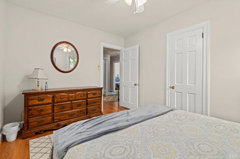 Tiny photo for 1509 Savoy Pl Pl, Lynchburg, VA 24503 (MLS # 365886)