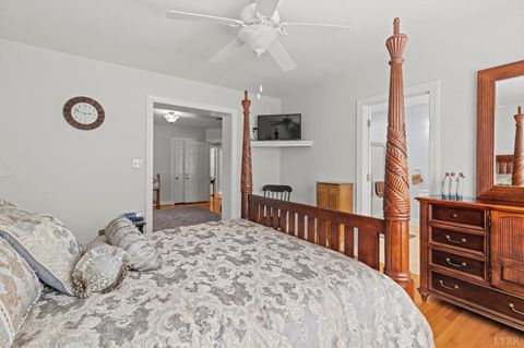 Tiny photo for 1509 Savoy Pl Pl, Lynchburg, VA 24503 (MLS # 365886)