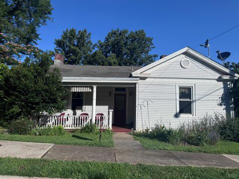 Photo of 23 Denver Ave Ave, Lynchburg, VA 24503 (MLS # 362446) Photo of 23 Denver Ave Ave, Lynchburg, VA 24503 (MLS # 362446)