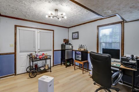 Tiny photo for 300 Pocahontas Dr, Forest, VA 24551 (MLS # 362453)
