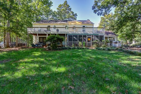 Tiny photo for 300 Pocahontas Dr, Forest, VA 24551 (MLS # 362453)
