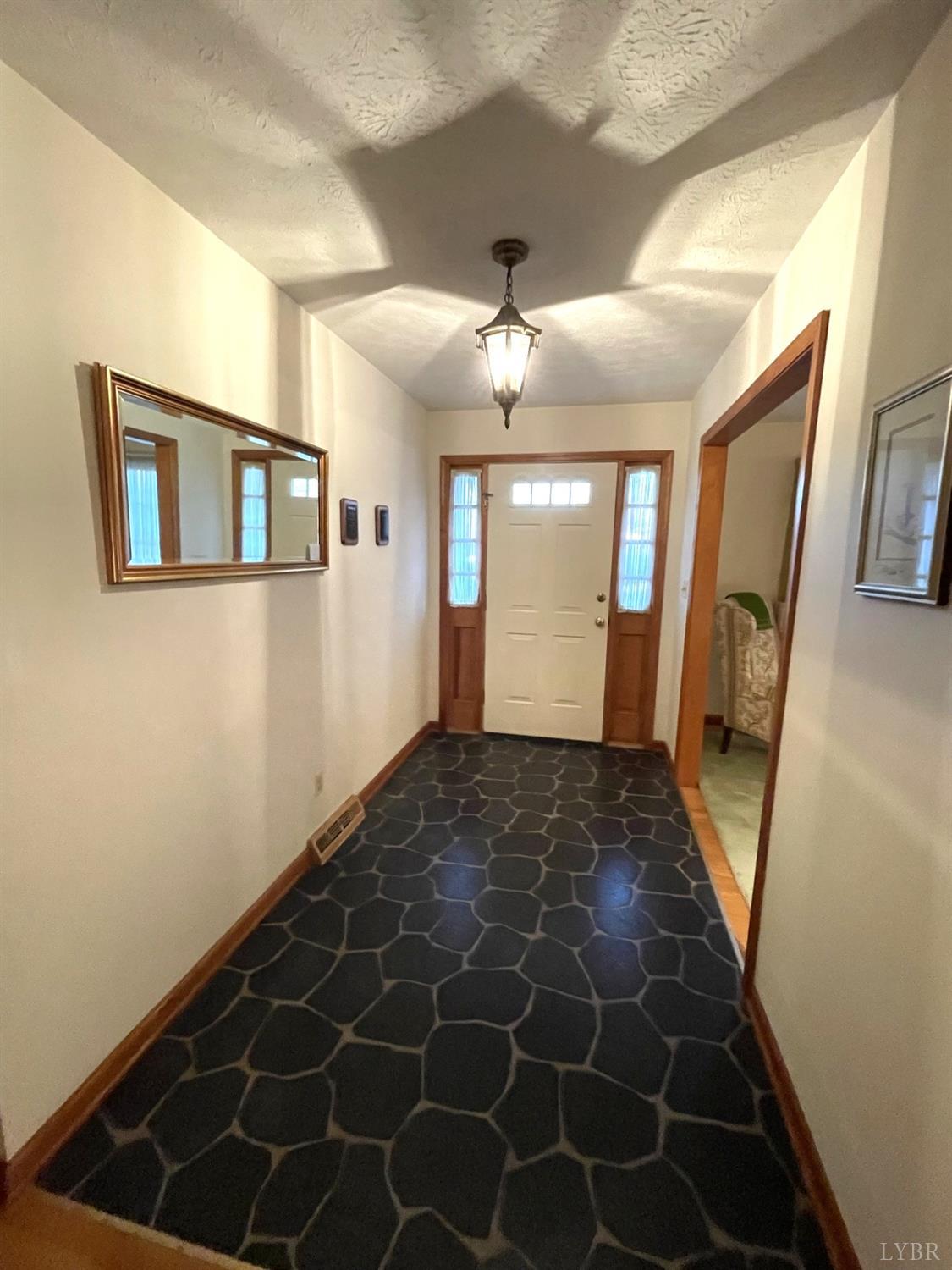 1102 Smith Street, Bedford, Virginia image 6