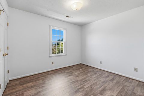 Tiny photo for 1075 Charmin Drive, Forest, VA 24551 (MLS # 365256)