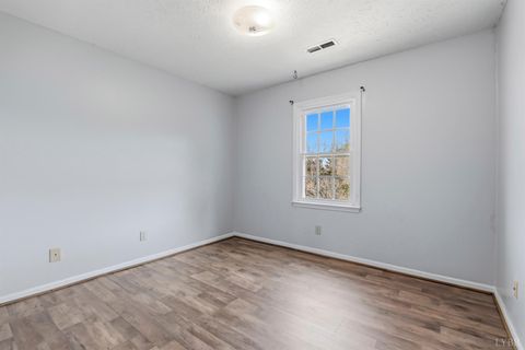 Tiny photo for 1075 Charmin Drive, Forest, VA 24551 (MLS # 365256)