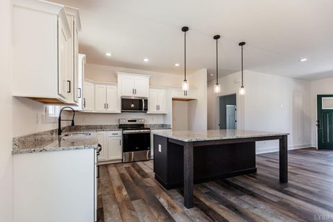 Tiny photo for 9740 Oakville Road, Appomattox, VA 24553 (MLS # 366787)