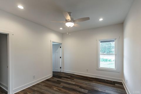 Tiny photo for 9740 Oakville Road, Appomattox, VA 24553 (MLS # 366787)