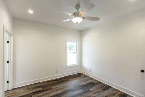 Tiny photo for 9740 Oakville Road, Appomattox, VA 24553 (MLS # 366787)