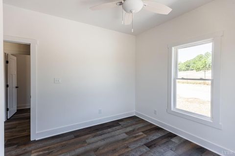 Tiny photo for 9740 Oakville Road, Appomattox, VA 24553 (MLS # 366787)