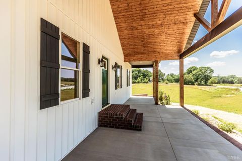 Tiny photo for 9740 Oakville Road, Appomattox, VA 24553 (MLS # 366787)