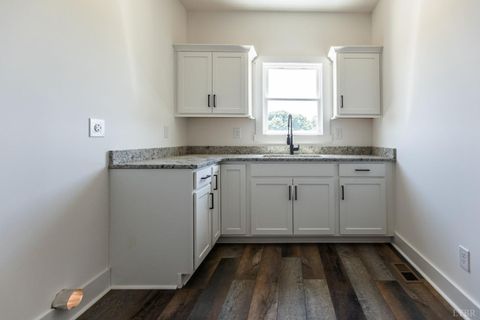 Tiny photo for 9740 Oakville Road, Appomattox, VA 24553 (MLS # 366787)
