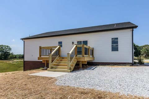 Tiny photo for 9740 Oakville Road, Appomattox, VA 24553 (MLS # 366787)