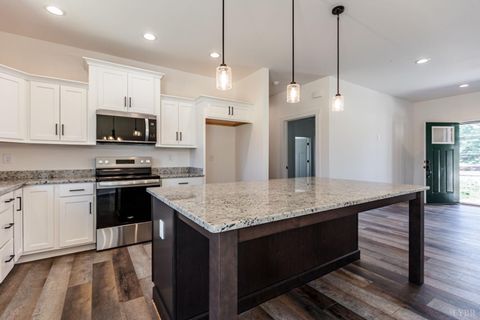 Tiny photo for 9740 Oakville Road, Appomattox, VA 24553 (MLS # 366787)