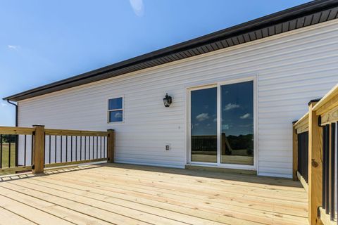 Tiny photo for 9740 Oakville Road, Appomattox, VA 24553 (MLS # 366787)