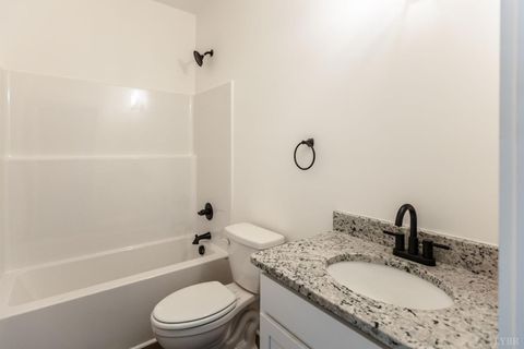 Tiny photo for 9740 Oakville Road, Appomattox, VA 24553 (MLS # 366787)