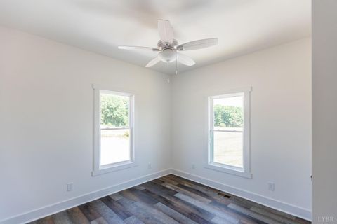 Tiny photo for 9740 Oakville Road, Appomattox, VA 24553 (MLS # 366787)