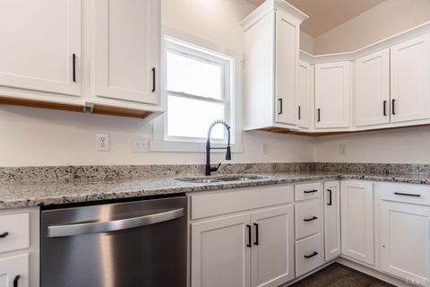 Tiny photo for 9740 Oakville Road, Appomattox, VA 24553 (MLS # 366787)