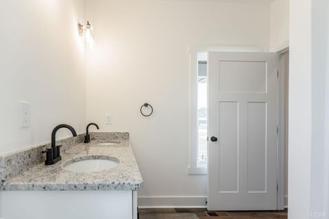 Tiny photo for 9740 Oakville Road, Appomattox, VA 24553 (MLS # 366787)