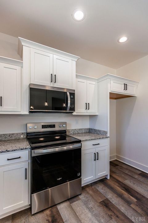 Tiny photo for 9740 Oakville Road, Appomattox, VA 24553 (MLS # 366787)