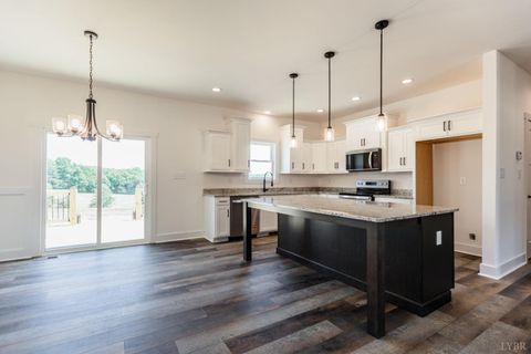 Tiny photo for 9740 Oakville Road, Appomattox, VA 24553 (MLS # 366787)