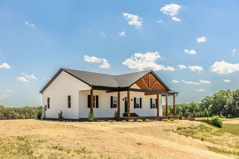 Tiny photo for 9740 Oakville Road, Appomattox, VA 24553 (MLS # 366787)