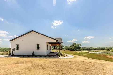 Tiny photo for 9740 Oakville Road, Appomattox, VA 24553 (MLS # 366787)