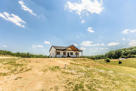 Tiny photo for 9740 Oakville Road, Appomattox, VA 24553 (MLS # 366787)