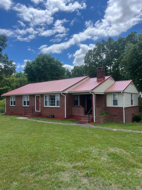 Photo of 397 Epsons Road, Long Island, VA 24569 (MLS # 366605)