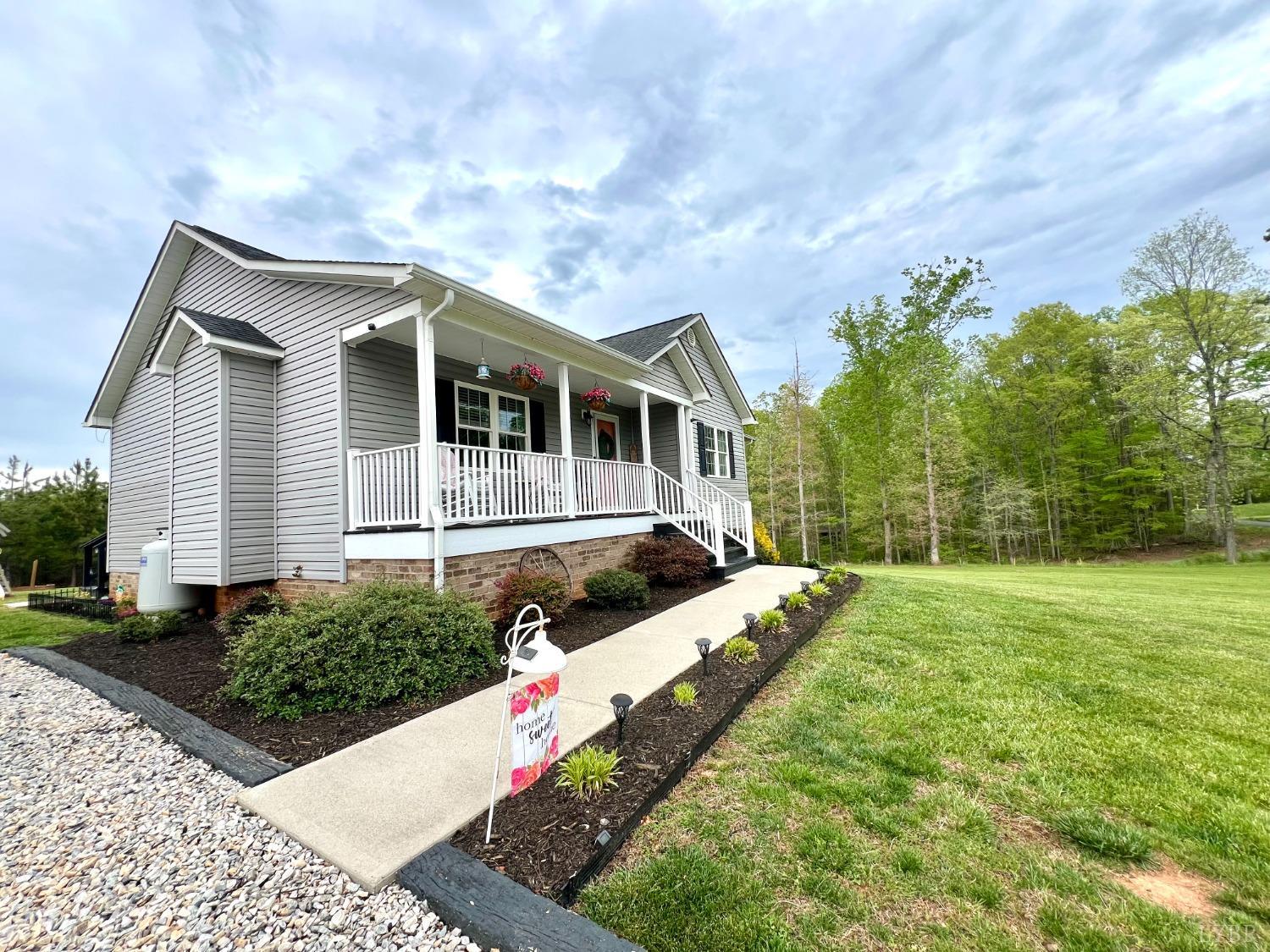 605 Beeks Lane, Spout Spring, Virginia image 4
