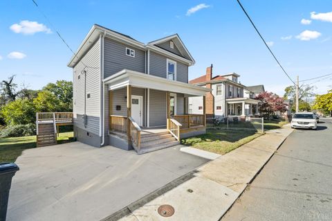 Photo of 1211 Early Street, Lynchburg, VA 24503 (MLS # 362733) Photo of 1211 Early Street, Lynchburg, VA 24503 (MLS # 362733)