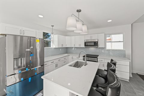 Tiny photo for 1211 Early Street, Lynchburg, VA 24503 (MLS # 362733)