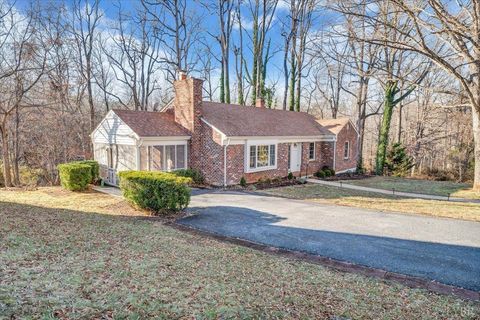 Tiny photo for 1005 Williamsburg Place, Lynchburg, VA 24503 (MLS # 363802)
