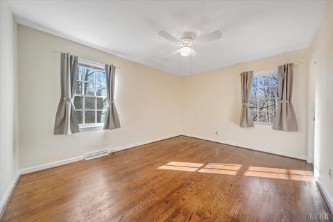 Tiny photo for 1005 Williamsburg Place, Lynchburg, VA 24503 (MLS # 363802)