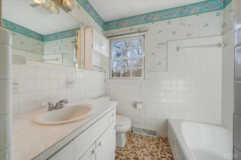 Tiny photo for 1005 Williamsburg Place, Lynchburg, VA 24503 (MLS # 363802)